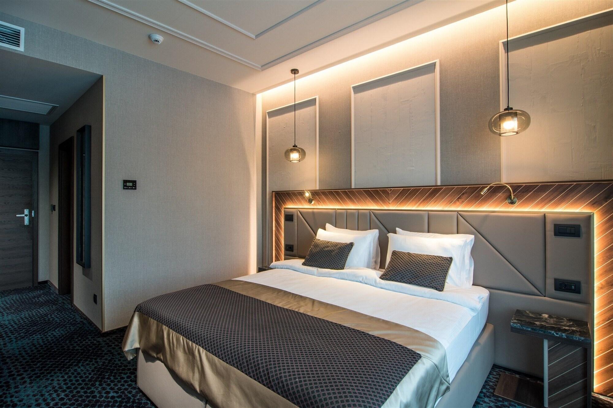 Sky Blue Hotel & Spa Paulesti  Exterior foto